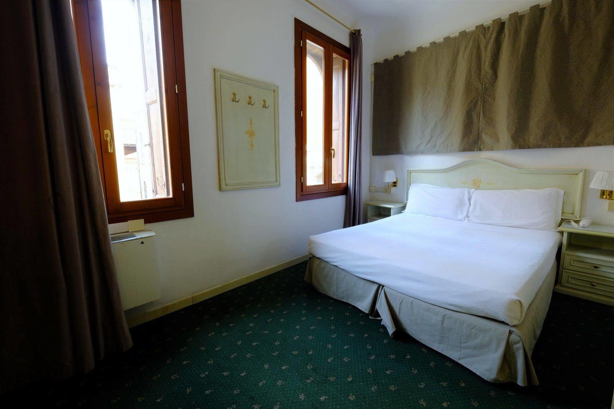 Ca' Pedrocchi 2*